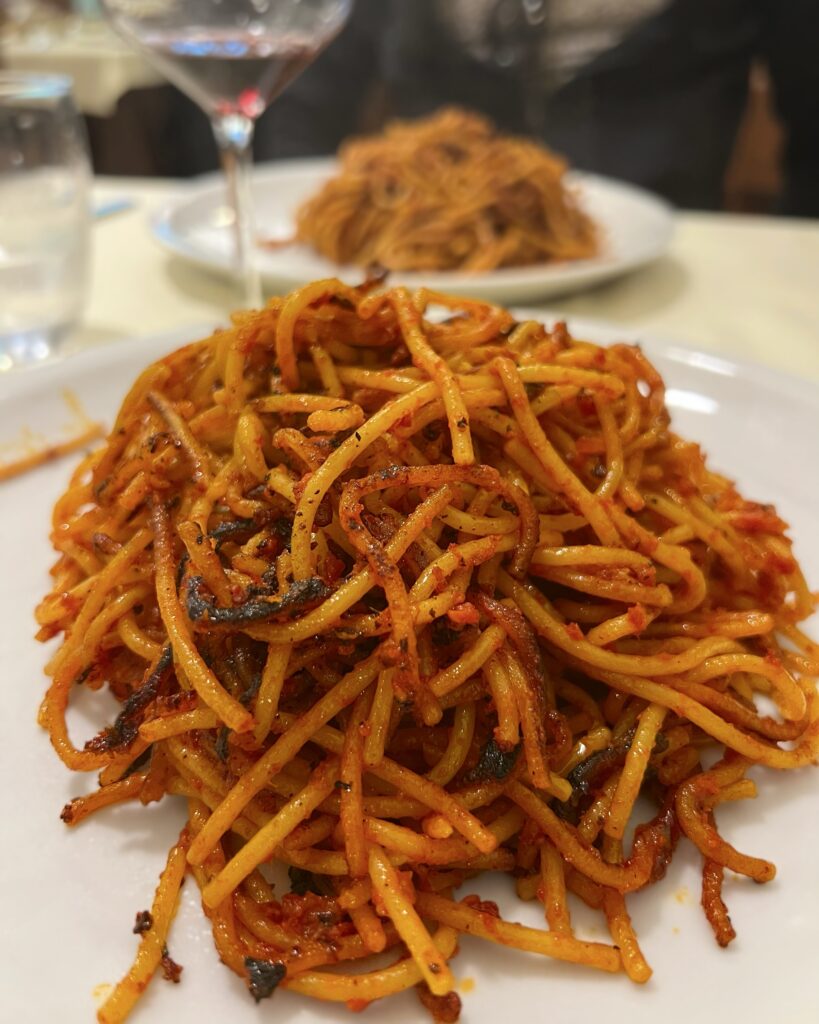 Classic spaghetti all’assassina - Al Sorso Preferito. Photo by the Puglia Guys for the International Assassina Accademia.